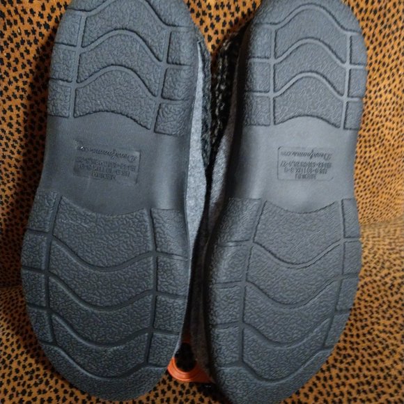 Dearfoams- NWT Gray Men's Moccasins Clog Memory Foam/Sherpa Slippers- Size 9.5 - Picture 8 of 8